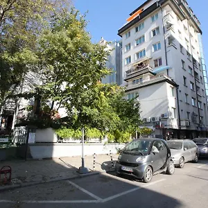 & Restaurant The House מלון